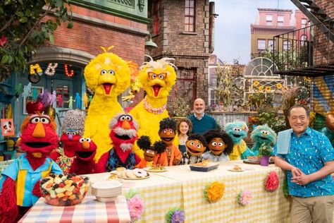 54 years ago today, Sesame Street premiered to help children grow stronger, smarter and kinder. Thank you for being a part of what makes our street special! Child Plan, Mom Health, Calming Strategies, Math School, Social Emotional Skills, Emotional Skills, Parent Resources, School Readiness, Family Parenting