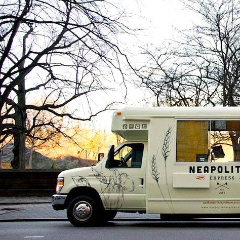 Italian Food Trucks to Try in NYC and Vegas Italian Food Truck Design, Vespa Food Truck, Pasta Food Truck, Italian Food Truck, Pizza Oven Food Truck, Italian Branding, Pizza Van Food Truck, Italian Pizza Restaurant, Flatbread Sandwiches