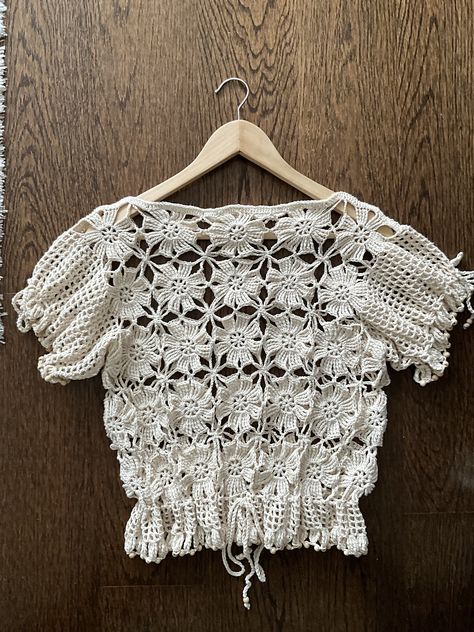 Gorgeous Lacy Crochet Top Pattern With Beaded Sleeves Accent – This Is Unique! - KnitHacker Beaded Crochet Top, Lacy Crochet Top, Diy Crochet Top Pattern, Crochet Lace Vest, Ladies Tops Patterns, Beaded Sleeves, Diy Crochet Top, Crochet Bolero Pattern, Crochet Blouse Pattern