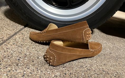 We Love Shoes. And We Love These Driving Shoes When We Hit the Road 1 Driving Shoes Women's Outfit, Driving Loafers Women Outfit, Loafers Women Outfit, Loafers Outfit Women, Womens Driving Loafers, Driving Shoes Women, Driving Mocs, Loafers Outfit, Car Shoe