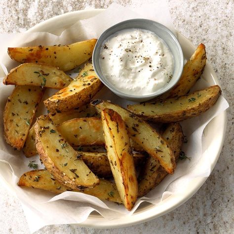 Inexpensive Appetizers, Russet Potato Recipes, Party Potatoes, Herbed Potatoes, Best Potato Recipes, Potato Wedges Recipe, Wedges Recipe, Cooking Stone, Superbowl Appetizers