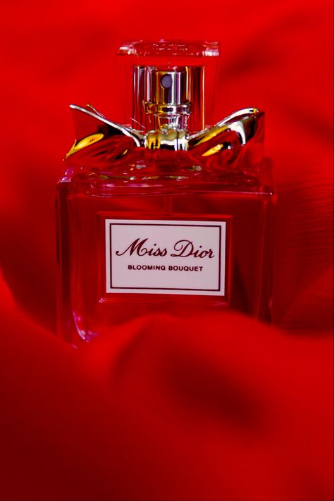 Dior Red Aesthetic, Expensive Red Aesthetic, Bright Red Aesthetic, Red Perfume Aesthetic, Dark Red Rich Aesthetic, Rotting Aesthetic, Chanel Red Perfume, Image Girly, Black Quinceanera Dresses