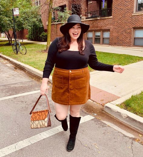 Panty Hose Outfits, Brown Skirt Outfit, Plus Size Fall Fashion, Brown Skirt, Orange Skirt, Brown Skirts, Skirt Outfit, Hot Outfits, Cute Skirts