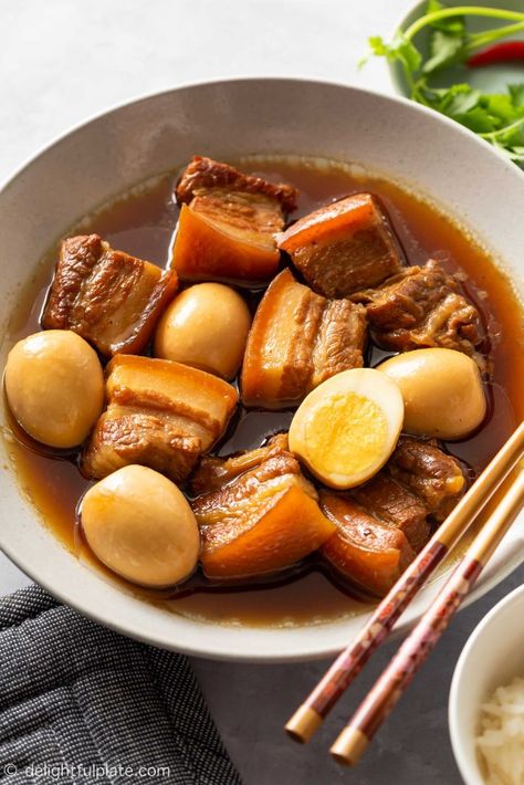 Vietnamese Thit Kho, Easy Vietnamese Food, Thit Kho Trung, Vietnamese Pork Belly Recipes, Authentic Vietnamese Food, Authentic Vietnamese Recipes, Vietnamese Food Photography, Vietnamese Recipes Authentic, Thit Kho Recipe