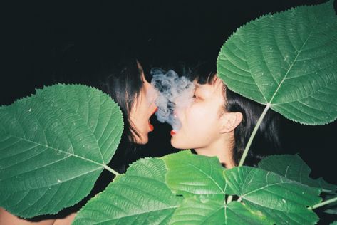 Ren Hang, Shotting Photo, 수채화 그림, Arte Inspo, Wow Art, Foto Art, Cinematic Photography, 인물 사진, Photo Styling