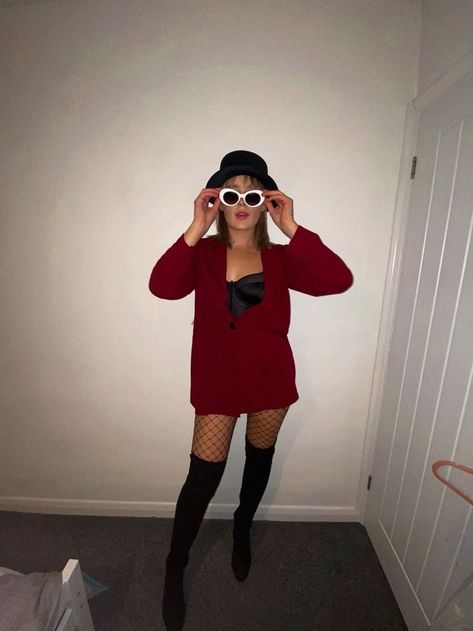 Halloween Costumes Dresses For Women, Brunette Fancy Dress Ideas, Funny Fancy Dress Ideas Woman, Hot Willy Wonka Costume, Willy Wonka Halloween Costumes Women, Halloween Costumes Comfortable, Cool Makeup Halloween Costumes, Halloween Costumes With Tights, Willy Winks Costume Women