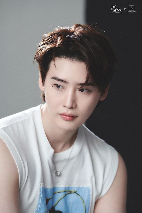 Lee Jong Suk Cute, Lee Jung Suk, Doctor Stranger, W Two Worlds, Jong Suk, Lee Jong Suk, Lee Jong, Korean Actors, Kdrama