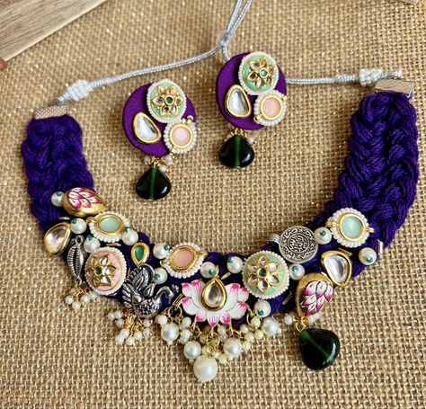 Moti Sets Jewellery, Flower Jewelry Designs, Hand Embroidered Jewelry, Diy Earrings Easy, Diy Jewellery Designs, Diy Fabric Jewellery, Art Jewelry Design, Handmade Clay Jewelry, Antique Jewellery Designs