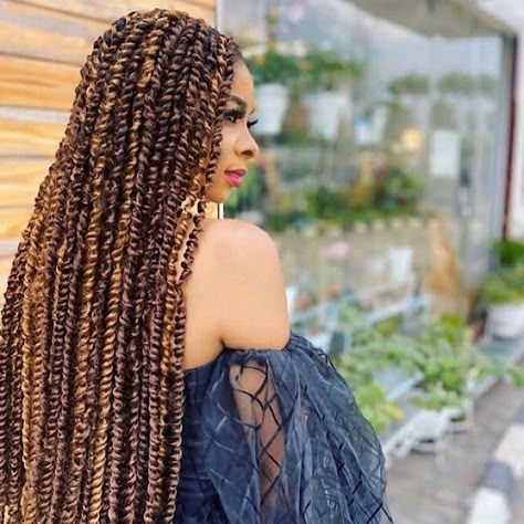 19 Protective Styles to Try in 2020 | NaturallyCurly.com Passion Twist Hairstyles, Passion Twists, Twist Braid Hairstyles, Crochet Braids Hairstyles, Braid In Hair Extensions, African Braids Hairstyles, Crochet Hair, Goddess Braids, Box Braids Hairstyles