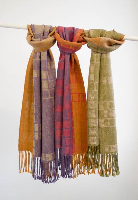 Weaving some jazz-inspired scarves in a natural colour palette. Scarf Weaving Patterns, Textile Photography, Handwoven Clothing, Fiber Weaving, Huck Weaving, Weaving Scarfs, Weave Inspiration, Floor Loom, Scarf Ideas