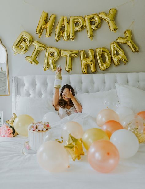 Pinterest: Natali batista, Looks, Looks grigo, Looks, Moda, Moda Feminina, Dicas de Moda, Look. Fotos de aniversário #fotostumblr #fotosdeaniversario #aniversário 27 Birthday Ideas, 28th Birthday Ideas, Fun Facts About Me, Birthday Balloons Pictures, Surprise Birthday Decorations, Facts About Me, Balloon Pictures, Cute Birthday Pictures, 28th Birthday