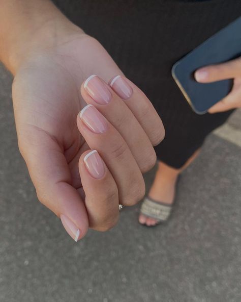 40 Trendy Spring Short Nails to Inspire You Basic Short Gel Nails, Short Square Natural Nail Ideas, Simple French Nails Square, Square Round Nails French Tip, French Tip Short Natural Nails, Basic Short Square Nails, Basic Gel Manicure, Squoval French Nails, Squoval Nails French Tip