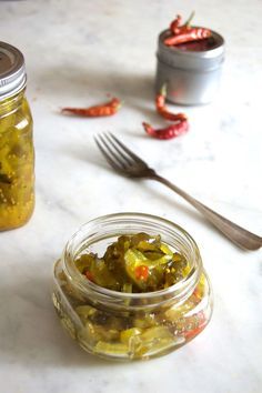 DIY Wickles. Make your own wickedly delicious and HOT pickles.The Art of Doing Stuff Wickles Pickles Recipe, Pickle Pizza Recipe, Pickled Things, Make Pickles, Hot Pickles, Pickle Recipes Homemade, Preserving Recipes, Dill Pickle Recipe, Pickle Recipes