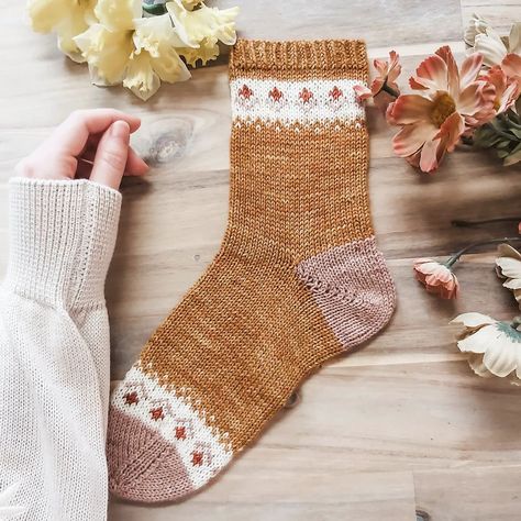 Brie Kvalvik | Knitwear Designer on Instagram: “My knitting moments have been scarce these days- I actually finished this sock over a week ago, and am just now getting around to…” Knitting Fair Isle, Colorwork Pattern, Knit Inspiration, Flower Socks, Holiday Knits, Colorwork Knitting, Holiday Socks, Sock Knitting, Just Now