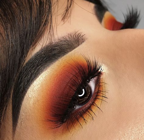 pinterest: @ nandeezy † Red Eye Makeup Looks, Red Eyeshadow Makeup, Prettiest Makeup, Red Eye Makeup, Drag Make-up, Orange Makeup, Eye Makeup Looks, Make Up Inspiration, Red Eyeshadow