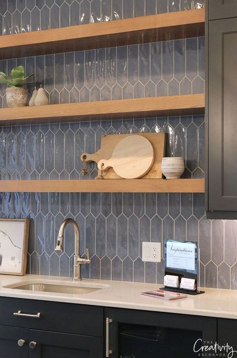 Blue Kitchen Tiles, Navy Blue Kitchen, Diy Kitchen Backsplash, Backsplash Designs, Trendy Bathroom, Parade Of Homes, Kitchen Tile, Kitchen Tiles Backsplash, Blue Kitchens