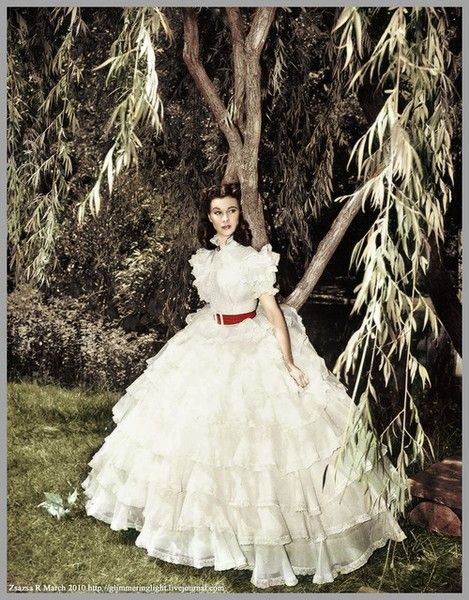 Scarlet's Beautiful Ruffle Gown Gone With The Wind Dresses, Scarlett O'hara, Oh My Goddess, Catty Noir, Septième Art, Tomorrow Is Another Day, Vivien Leigh, Costume Drama, Actrices Hollywood