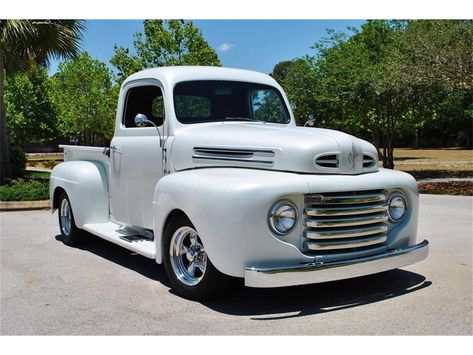 1948 Ford Pickup, 1948 Ford Truck, Custom Trucks For Sale, F100 For Sale, Tesla Electric Car, Mustang Engine, Truck Pics, Ford F1, Vintage Pickup