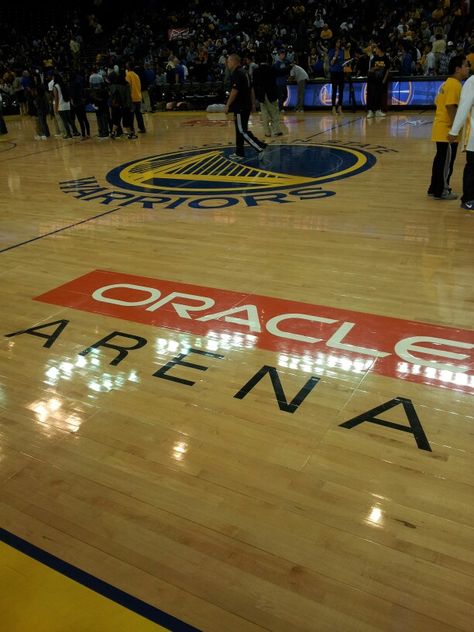 Oracle Arena Arena Viewing Room, Concert Arena, Arena Stage Theater, Nba Arenas, Oracle Arena, Basketball Court, Basketball, Lifestyle