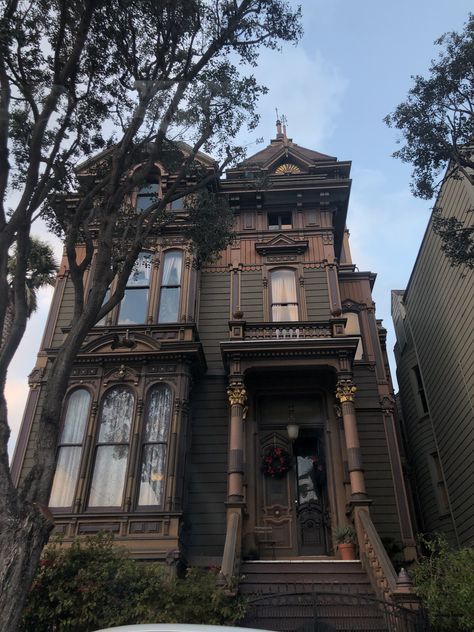 Victorian Home, San Fran, Victorian Homes, Victorian Era, Lamp Post, Art Ideas, San Francisco, Cabin, House Styles