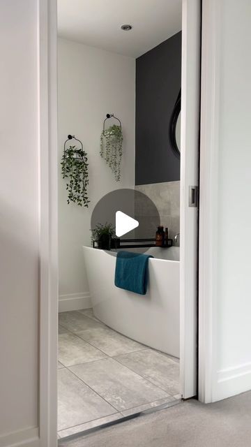 Jacky on Instagram: "Reno wins countdown - number 4  How can you maximise floor and wall space in a small room?  When we were planning our master bedroom en suite we wanted to fit in a large walk in shower and a bath. But…a standard door was getting in the way and taking out a chunk of usable space.  Solution?  A sliding pocket door.  We fitted an integral metal cage inside the stud wall at the building stage. The plasterboard is fitted directly onto this. You can use any standard door and fit into the metal cage with the fixing kit provided. We made some modifications and didn’t use all of the door jam kit as it accentuated that the wall and door frame was slightly out of plumb (not fitted by us! 🙄), and I actually prefer how it looks without it anyway.   It also has a soft close mechani Sliding Bathroom Door Ideas, Bedroom En Suite, Sliding Door Bathroom, Bathroom Door Ideas, Sliding Bathroom Door, Sliding Pocket Door, Cavity Sliding Doors, Ensuite Design, Bathrooms Inspiration