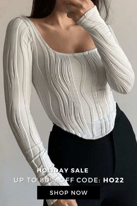 More than 2000 styles: Y2K, Baggy, 90s Style, Fairy Grunge, Vintage, Indie, Dark academia. Check our site for more summer outfits, Black Friday sale. Crop Top Blanco, Pleated Crop Top, White Long Sleeve Crop Top, Street Y2k, Bodycon Tops, Vintage Preppy, Cropped Pullover, Casual Shirt Women, Bodycon Floral Dress