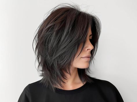 Short Shag Thick Hair, Layered Haircuts Shoulder Length, Choppy Haircuts, Layered Haircuts For Medium Hair, Medium Layered Haircuts, Medium Layered Hair, Blonde Hairstyles, Midlength Haircuts, Shoulder Length Hair Cuts