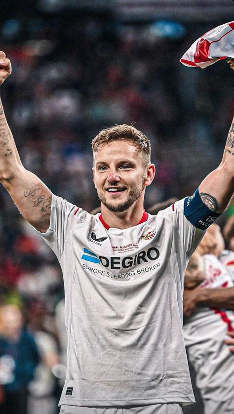 Ivan Rakitic Wallpaper, Ivan Rakitic, Media Platform, Europa League, Soccer, Football, Quick Saves, American Football