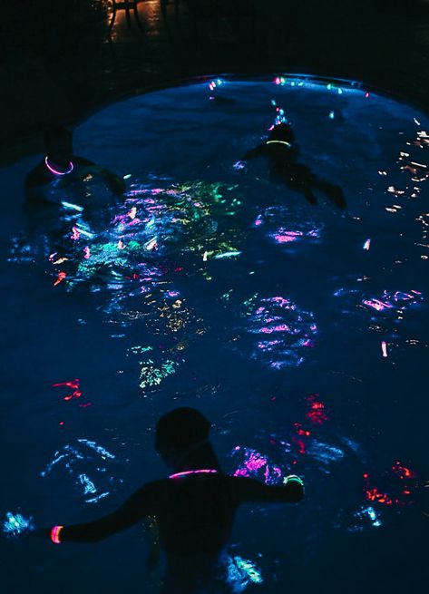 Glow Sticks In Pool, Night Pool Party, Neon Birthday Party, Neon Birthday, Pool Birthday, Summer Pool Party, Summer Fun List, Summer Plans, Summer Goals