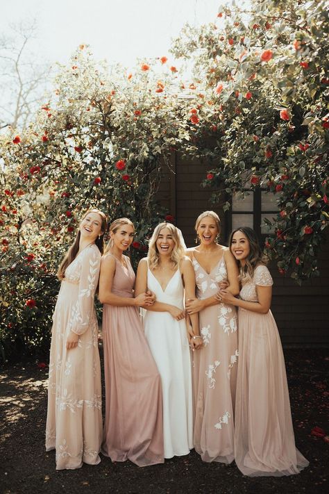 Boho Bridesmaid Dresses, Bridesmaid Poses, Bridesmaid Pictures, Bridesmaid Photoshoot, Bridesmaid Dresses Boho, Blush Bridesmaids, Bridesmaid Dresses With Sleeves, Blush Bridesmaid Dresses, Wedding Picture Poses