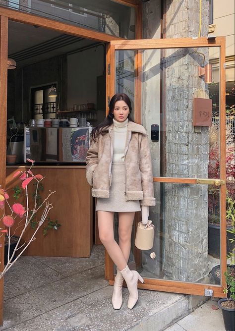 Outfits With Midi Skirts, Korea Spring Fashion, Korean Autumn Outfit, Spring Outfits Korea, Spring Season Outfit, Japan Outfit Winter, Korean Spring Outfits, Spring Outfits Japan, Japan Winter Fashion