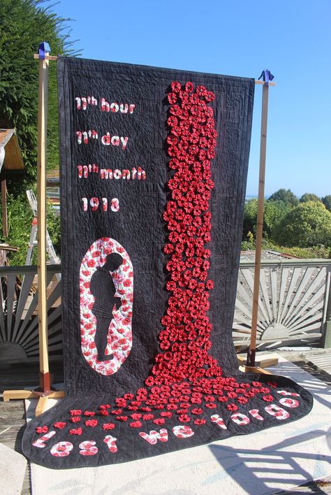 Remembrance Day Wreaths School, Buddy Poppy Display Ideas, Remembrance Day Decor, Veterans Day Decorations Diy, Remembrance Day Window Display, Poppy Decorations Ideas, Veterans Day Stage Decorations, Remembrance Day Display, Poppy Display Ideas