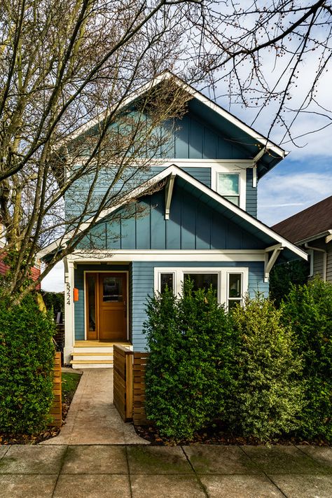 Blue Craftsman Exterior, Teal House Exterior, Blue House White Trim, Blue Exterior House Colors, Blue Craftsman, Teal House, Blue Houses, Siding Installation, Bungalow Exterior