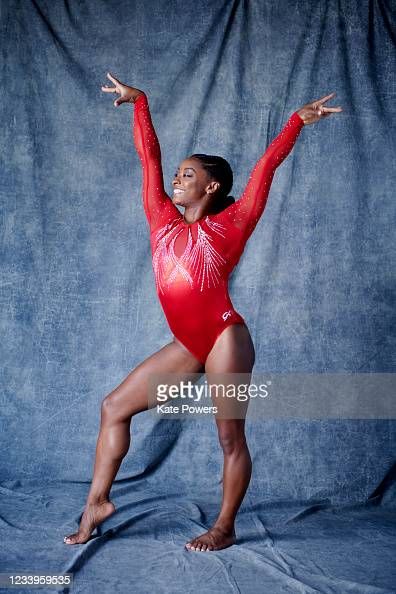 Gymnastic Poses For Pictures, Gymnastics Poses For Pictures, Gymnastics Images, Pretty Swimsuits, Gymnastics Poses, Simone Biles, Gymnast, Poses For Pictures, Event Venues