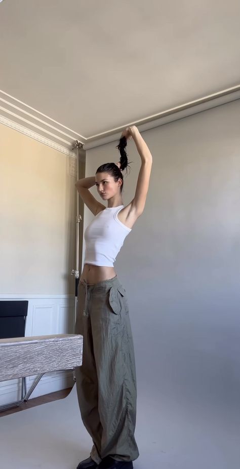 Model Height Aesthetic, 90s Model Outfits, Tall Women Aesthetic, 162cm 50kg, Body Types Women, Bella Hadid Outfits, 90s Model, Model Outfit, People Clothes