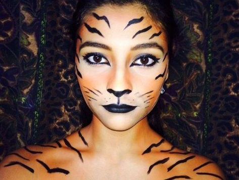 Tiger Costume Women, Tiger Costume Diy, Tiger Face Paint, Carnaval Make-up, Tiger Halloween Costume, Tiger Makeup, Tiger Halloween, Halloween Makeup Clown, Meme Costume