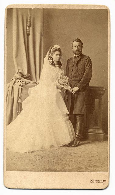 Beautiful Vintage Bride and her Southern Gentleman.                                                                                                                                                                                 More Old Wedding Photos, Couples Vintage, Victorian Bride, Wedding Photography Checklist, Vintage Wedding Photography, Vintage Couples, Vintage Wedding Photos, Victorian Wedding, Antique Wedding