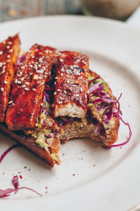 Crispy BBQ Tofu Toast | healthienut - Easy to follow plant-based recipes Tofu Toast, Avocado Bread, Bbq Tofu, Carrot Cupcake, Vegan Recipes Videos, Crispy Tofu, Mashed Avocado, Vegan Sandwich, Cabbage Slaw