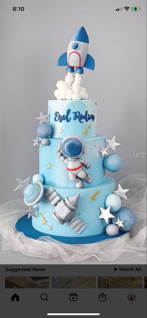 Astronaut 1st Birthday Cake, Astraunot Cake Design, Space Shower Theme, Space Theme Cake Ideas, Astronaut Baby Shower Cake, Astronaut Cake Ideas, Space Themed Cakes, Space Theme Cakes, Space Baby Shower Cake