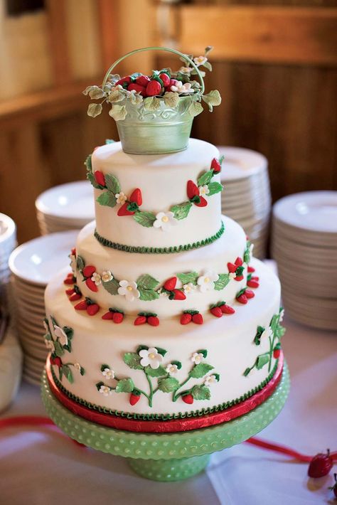 Strawberry Wedding Cakes, Wedding Strawberries, Pretty Wedding Cakes, Cake Wrecks, Creative Wedding Cakes, Wedding Cake Pictures, Cherry Cake, Tiered Cake, Amazing Wedding Cakes