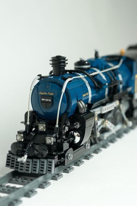 Lego City Train, Lego Train Tracks, Lego Train, Lego Wall, Lego Sculptures, Lego Inspiration, Lego Modular, Lego Mechs, Lego Trains