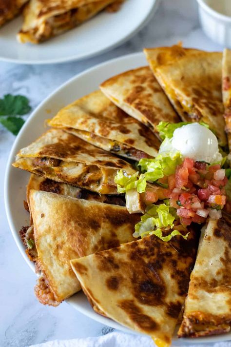 Craving something deliciously easy? These Chicken Bacon Ranch Quesadillas are a perfect blend of smoky bacon, tender chicken, gooey cheese, and creamy ranch all wrapped up in a crispy tortilla. Perfect for a quick lunch, casual dinner, or game day snack, these quesadillas are sure to be a hit with everyone. Customize with your favorite toppings and enjoy! ??? #QuesadillaRecipe #ChickenBaconRanch #EasyMeals #ComfortFood #GameDayEats #QuickRecipes #Yummy ? Save this recipe for later! Chicken Ranch Quesadillas Easy, Chicken Ranch Wraps Recipes, Chicken Ranch Wraps, Bacon Ranch Ground Chicken Quesadillas, Chicken Bacon Quesadilla, Chicken Quesadilla Recipe Easy, Pregnant Lunch Ideas, Bacon Chicken Ranch Wrap, Chicken Bacon Ranch Quesadilla