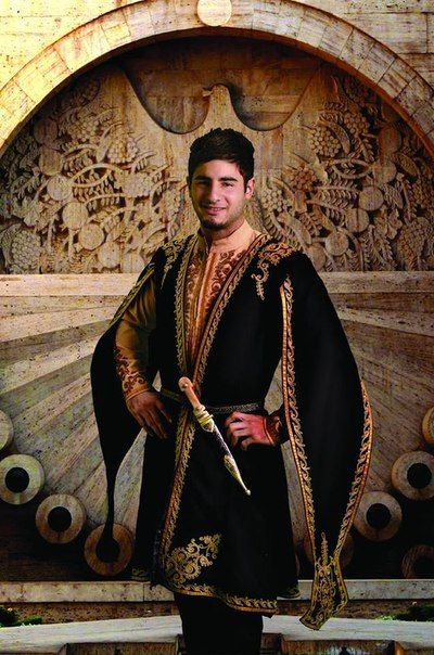 Տարազ- Armenian National Clothing - Taraz Azerbaijan Clothing, Armenian Men, Caucasian Clothes, Armenian Military, Armenian Clothing, Armenian History, Traditional Indian Clothing, Armenian Culture, Costumes Around The World