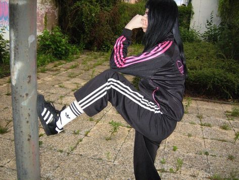 Black Adidas Tracksuit, Fits Aesthetic, Ariana Grande Photoshoot, Adidas Tracksuit, Kawaii Fashion Outfits, Adidas Girl, Cute Poses For Pictures, Pink Adidas, Cute Poses