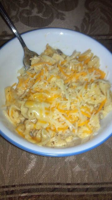 Cheesy Noodle Casserole, Chicken Noodle Casserole Easy, Chicken And Noodle Casserole, Cheesy Chicken Noodle Casserole, Cheesey Chicken, Chicken Noodle Casserole Recipe, Cheese Noodles, Easy Casseroles, Noodle Casserole Recipes