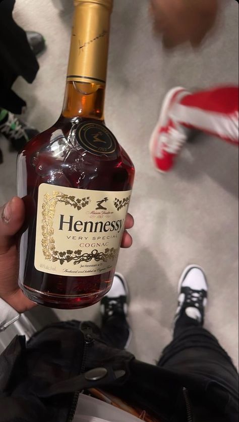 Boys Hand Tattoo, Ciroc Bottle, Hennessy Very Special Cognac, Aesthetic Shots, Pretty Alcoholic Drinks, Natural Hair Growth Oil, Thug Girl, Alcohol Party, Healing Vibes