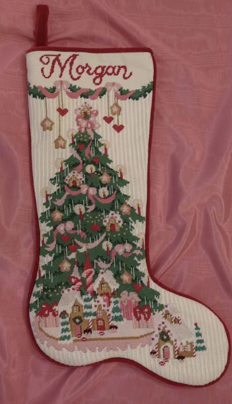 Needle Point Stockings Christmas, Needlepoint Projects Ideas, Needlepoint Stocking Patterns, Needle Point Stocking, Needle Point Ornaments, Needlepoint Stockings Christmas, Quilted Stockings Christmas, Crochet Tiles, Nutcracker Stocking