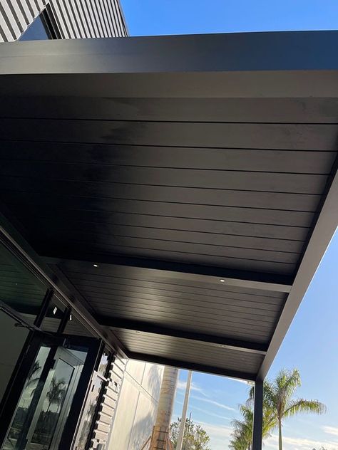 Automated Louvered roof - Black pergola - Azenco Outdoor Living Luxury, Black Pergola, Free Standing Pergola, Louvered Roof, Aluminum Awnings, Retractable Shade, Pergola Carport, Louvered Pergola, Living Luxury