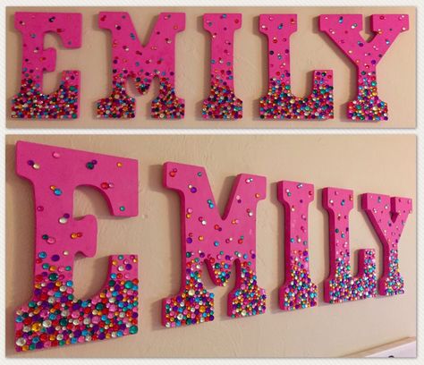 Painting Wood Letters, Painting Wood Letters Ideas, Painted Name Letters, Wood Letters Decorated Painted, Decorate Wooden Letters, Bedazzled Letters, Wooden Letter Decoration Ideas, Letter Painting Ideas Wooden, Painted Letters Diy