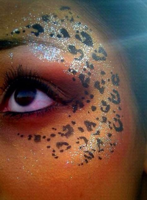 Glitter Face Paint, Eye Face Painting, Festival Face Paint, Adult Face Painting, Leopard Makeup, Glitter Halloween, Festival Makeup Glitter, Face Glitter, Festival Face